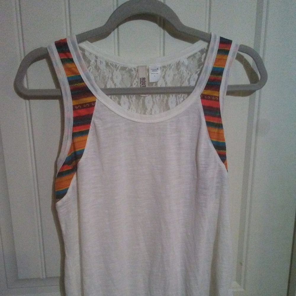 Beautiful blouse with Aztec design arm sleeve